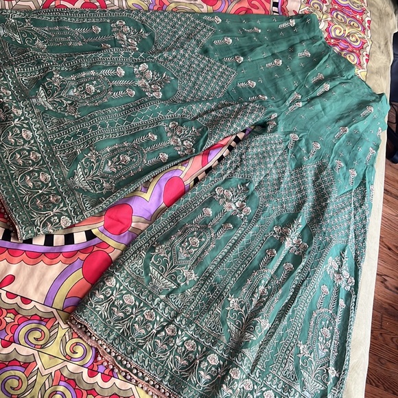 Beautiful sharara salwar Kameez - Picture 7 of 15